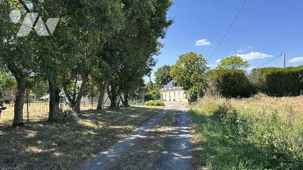 Maison de campagne, dépendances, terrain