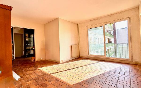 Appartement à vendre    3 pièces • 68,82 m2 Paris 12
