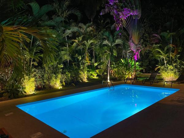 Villa architecte de standing P6 de plain pied avec Carbet et piscine sur un terrain de 1230 m²