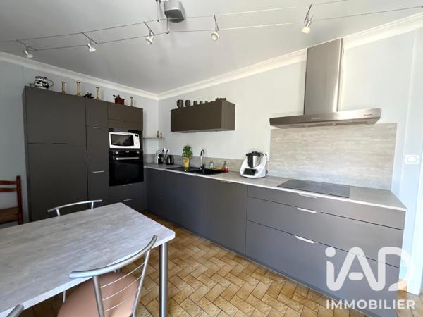 Maison à vendre 6 pièces 228 m² Saint-Chamond