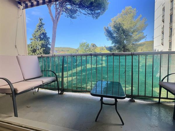 A vendre appartement de type 2 à Marseille 13014 - Terrasse - Saint Joseph