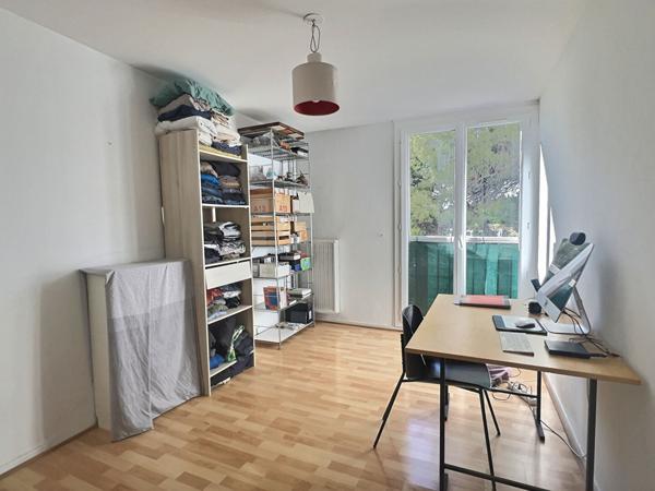 A vendre appartement de type 2 à Marseille 13014 - Terrasse - Saint Joseph