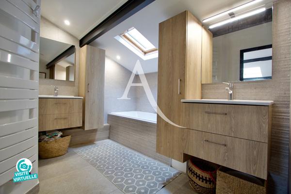 Maison style loft avec piscine à Lattes