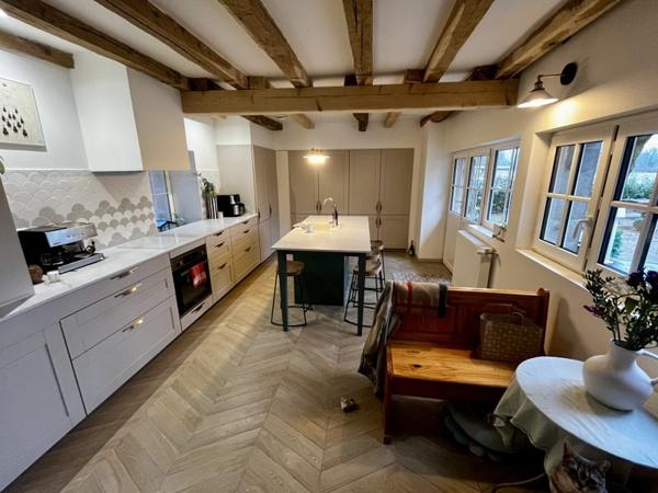 Maison à vendre |  Saint-Pantaléon-de-Larche |  6 pièces | 138 m²