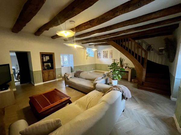 Maison à vendre |  Saint-Pantaléon-de-Larche |  6 pièces | 138 m²