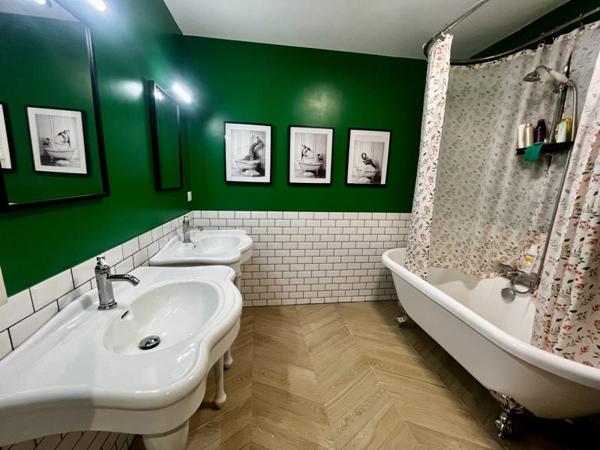 Maison à vendre |  Saint-Pantaléon-de-Larche |  6 pièces | 138 m²