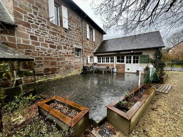 Maison à vendre |  Saint-Pantaléon-de-Larche |  6 pièces | 138 m²