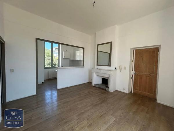 Appartement à louer 2 pièces 67.13m² Nîmes (30000)