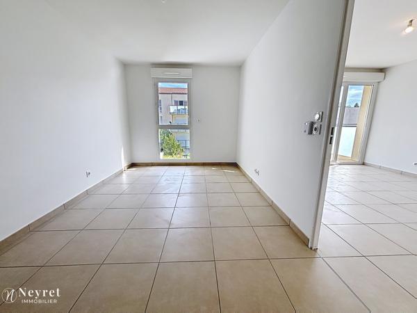 VERNAISON résidence récente T2 avec TERRASSE et GARAGE