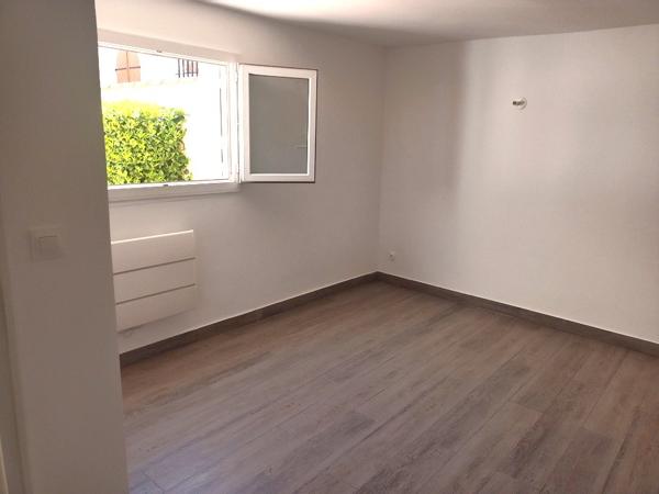 Sauvian (34410) Maison de ville T5/6 / jardin / 2 garages