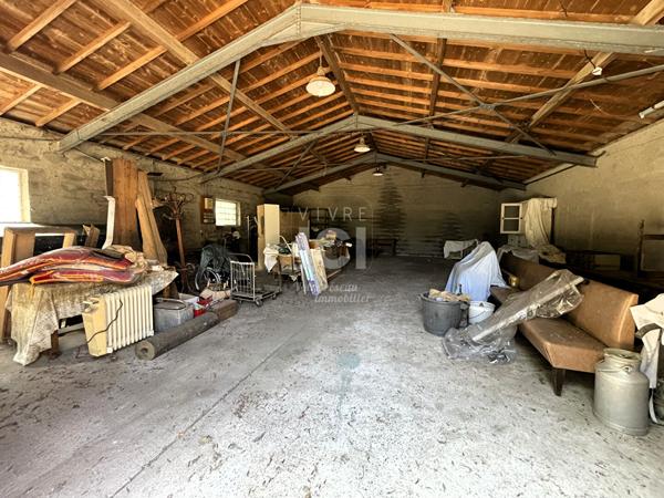 Maison de 115 m² - Dépendances 200 m²