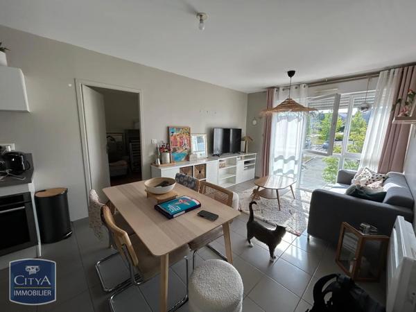 Appartement à louer 3 pièces 56.75m² Laval (53000)