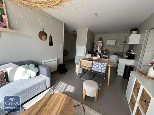 Appartement à louer 3 pièces 56.75m² Laval (53000)