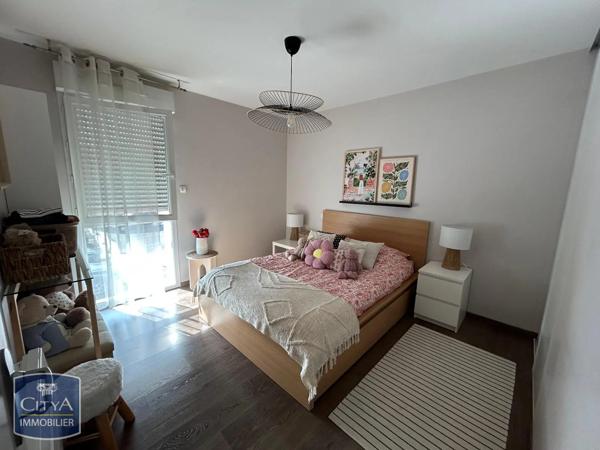 Appartement à louer 3 pièces 56.75m² Laval (53000)