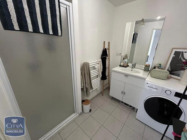 Appartement à louer 3 pièces 56.75m² Laval (53000)