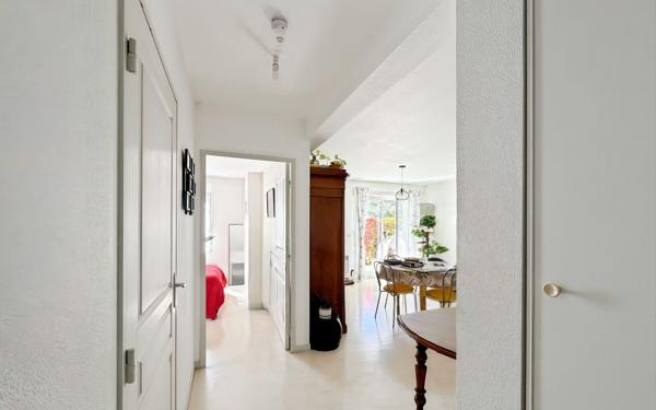 Appartement à vendre    3 pièces •  Champcevinel