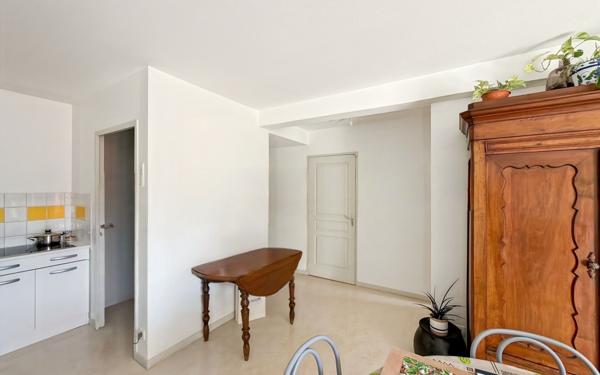 Appartement à vendre    3 pièces •  Champcevinel