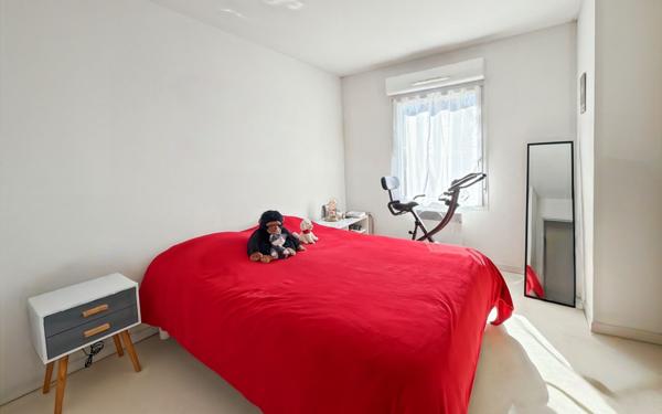 Appartement à vendre    3 pièces •  Champcevinel