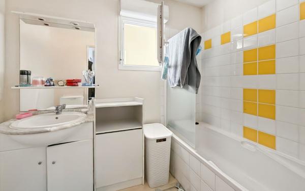 Appartement à vendre    3 pièces •  Champcevinel