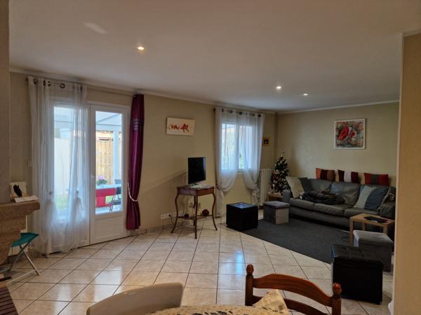 33310 LORMONT AGREABLE PLAIN-PIED DE 4 PIECES