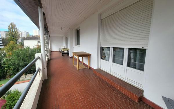 Appartement à vendre    2 pièces • 200 m2 Pau