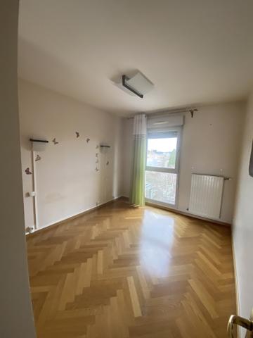 Appartement
         5 pièces
        - 110 m² 189 000 € *