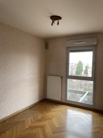 Appartement
         5 pièces
        - 110 m² 189 000 € *