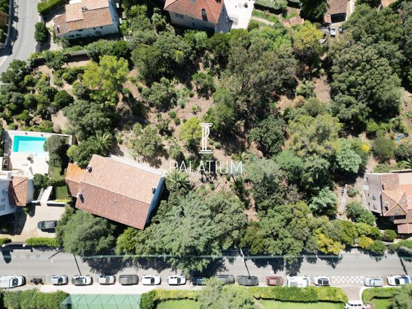 Terrain d'exception avec vue mer sur Saint-Tropez