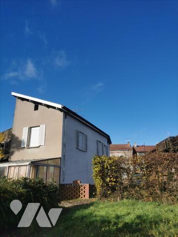 Ensemble Immobilier : MAISON + annexes + terrains