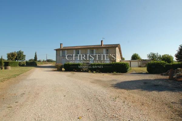 A vendre propriété de charme du XIXème siècle aux portes de Bordeaux