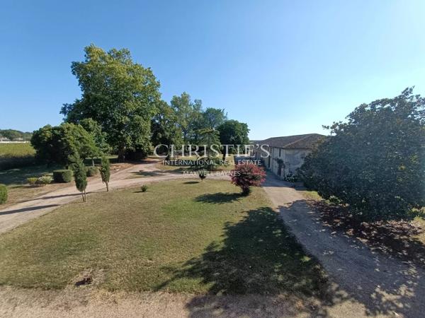 A vendre propriété de charme du XIXème siècle aux portes de Bordeaux