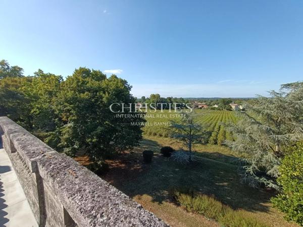 A vendre propriété de charme du XIXème siècle aux portes de Bordeaux