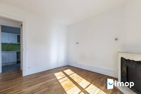 Lumineux 2 pièces 1 chambre,  Parquet - Moulures - Cheminées