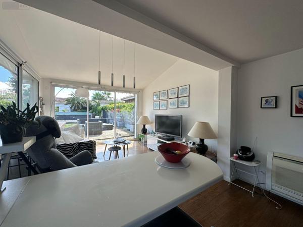 Villa à vendre à La Teste-de-Buch en Gironde (33260), ref : 147/821   
CENTRE VILLE