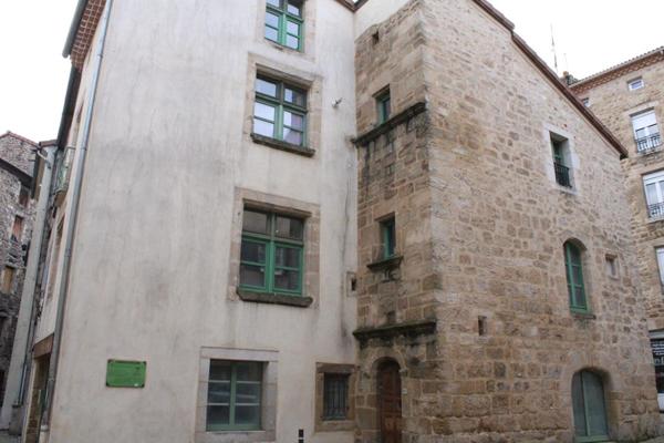 Langogne Maison de 133 m² de surface utile avec garage et atelier