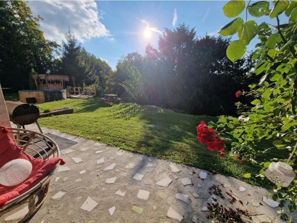 PROPRIÉTÉ avec VILLA PARC FORET à vendre 8 pièces proche CONTREXEVILLE (88) idéale GITE de groupe/ Maison - 6910 m2 de TERRAIN