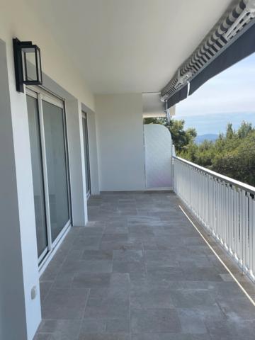 Appartement à Toulon 114m2 terrasse vue mer cave et stationnements