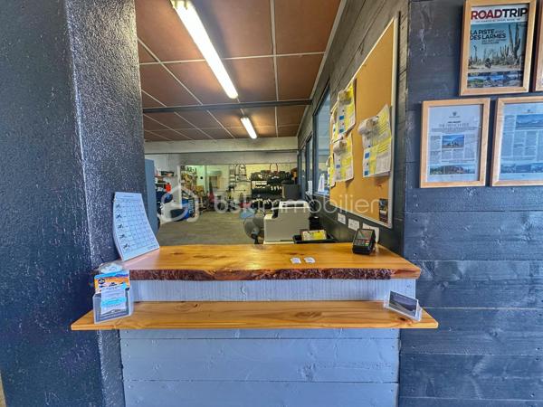 Local d activites de 145 m²