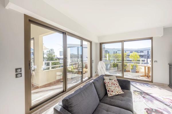 Quartier Saint Jean, bel appartement d'angle de 4 pièces à vendre en dernier étage