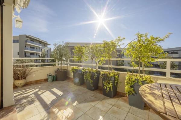 Quartier Saint Jean, bel appartement d'angle de 4 pièces à vendre en dernier étage