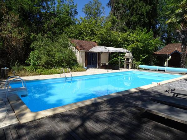 Maison Thenon 7 pièce(s) 167 m2