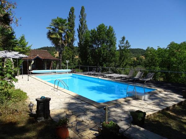 Maison Thenon 7 pièce(s) 167 m2