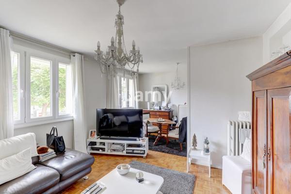 Appartement, parking intérieur