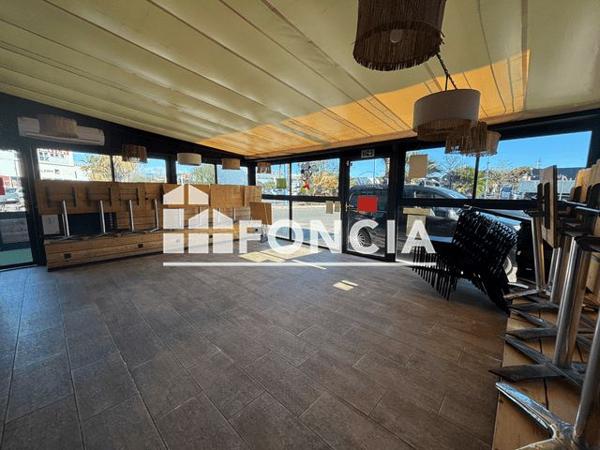 Location Local commercial 1 pièce 40.6 m² - LES TOURRADES Mandelieu 06210