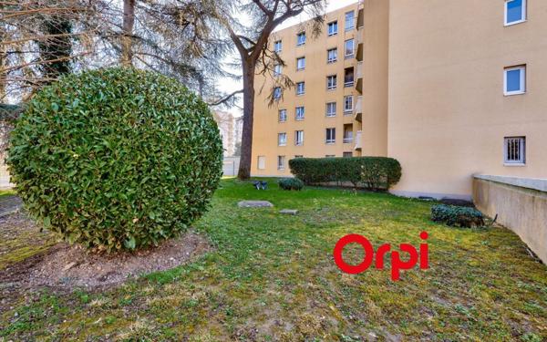 Appartement à vendre    2 pièces • 50,22 m2 Oullins