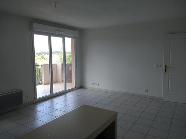 VIDAUBAN ? F2 LUMINEUX AVEC VUE DÉGAGÉE, BALCON ET  2 PARKINGS