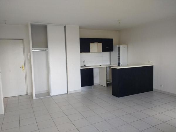 VIDAUBAN ? F2 LUMINEUX AVEC VUE DÉGAGÉE, BALCON ET  2 PARKINGS
