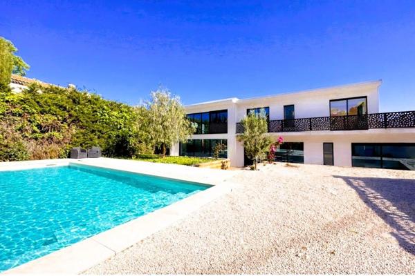 Saint Julien magnifique villa d'architecte 178 m² avec piscine et terrain de 978 m²