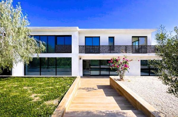 Saint Julien magnifique villa d'architecte 178 m² avec piscine et terrain de 978 m²