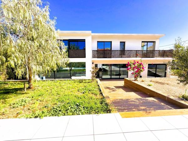 Saint Julien magnifique villa d'architecte 178 m² avec piscine et terrain de 978 m²